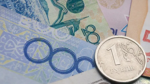 Нацбанк ничего не может сделать с курсом рубля в Казахстане - эксперты