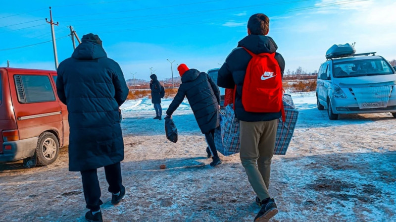 В Казахстан стало въезжать меньше россиян