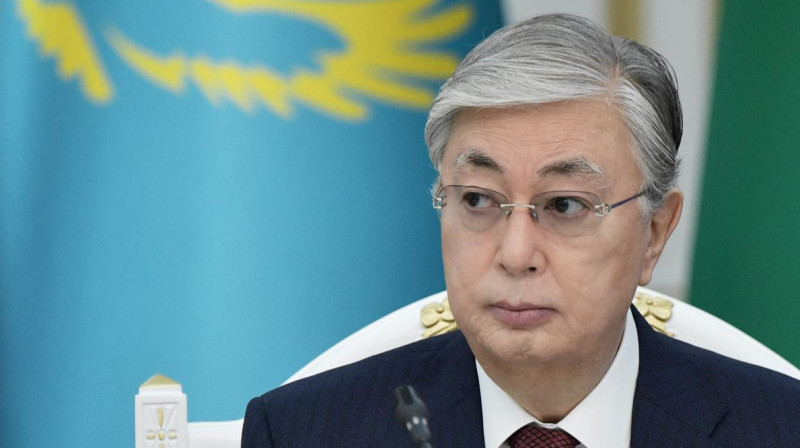 Президент Токаев решил не выдвигаться на выборы от партии