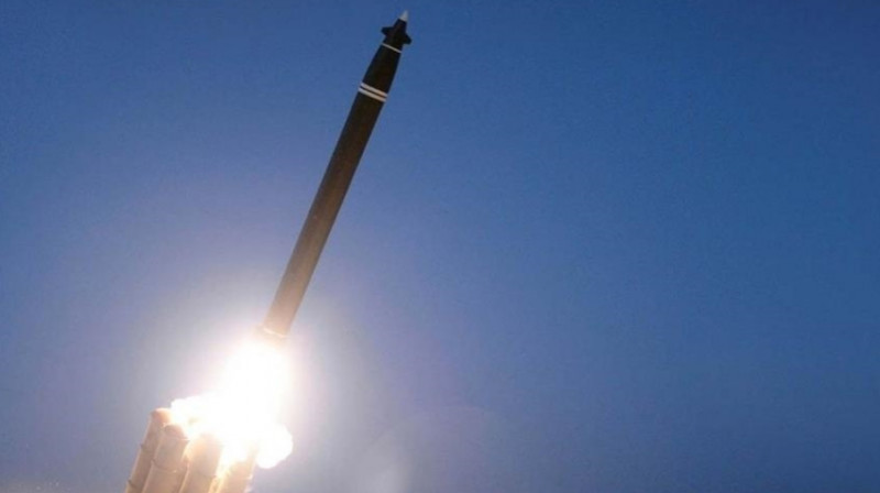 КНДР снова запустила баллистическую ракету: седьмую за две недели