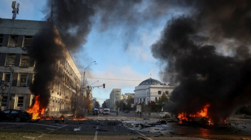Новая серия взрывов в украинских городах: в стране объявлена воздушная тревога