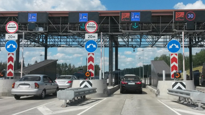 Какие дороги станут платными до 2025 года, рассказал министр индустрии