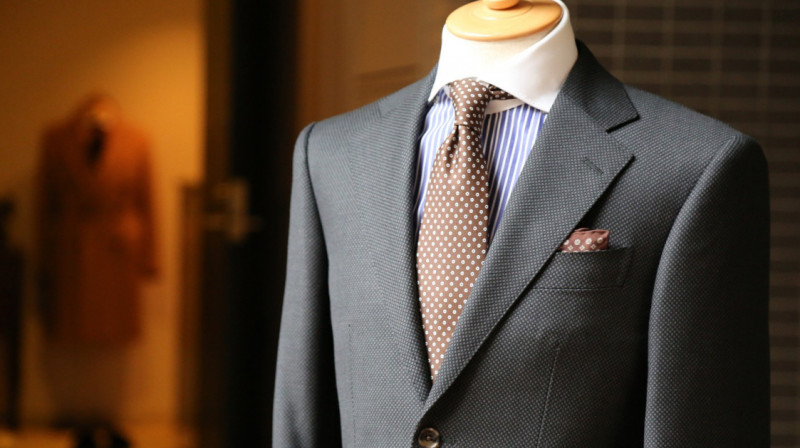 Чиновники в Астане покупали костюмы Brioni, а они оказались подделкой