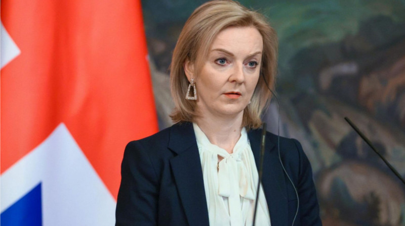 Лиз Трасс больше не премьер Великобритании