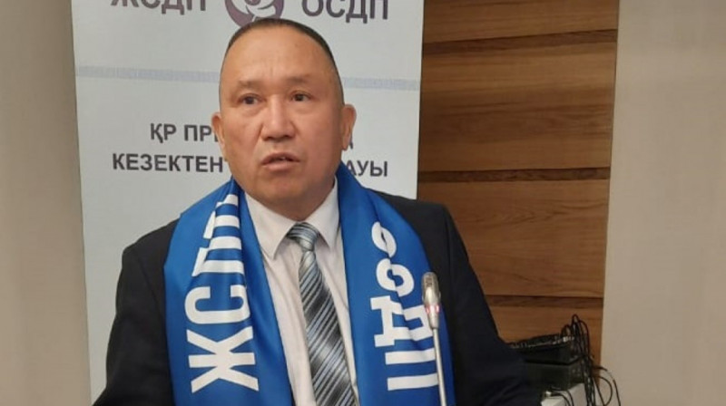 Кандидат в президенты Ауесбаев забыл свою предвыборную программу