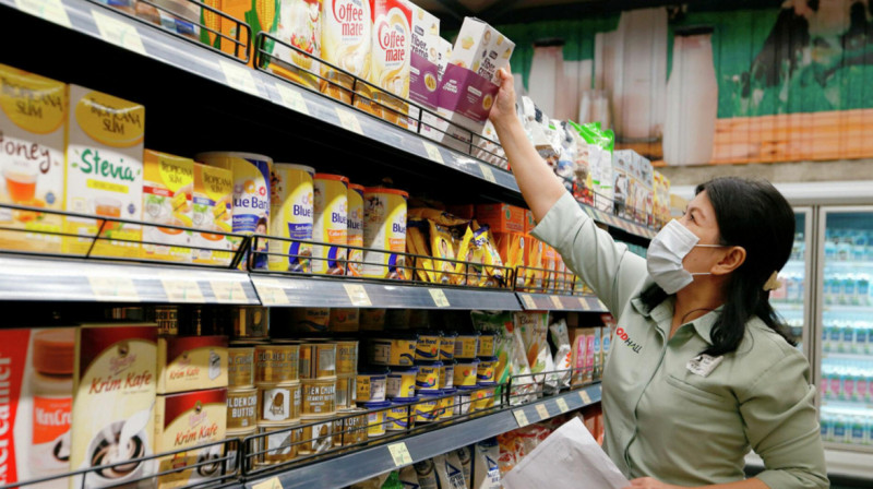 Эксперт назвал "единственный способ" снижения цен на продукты в Казахстане