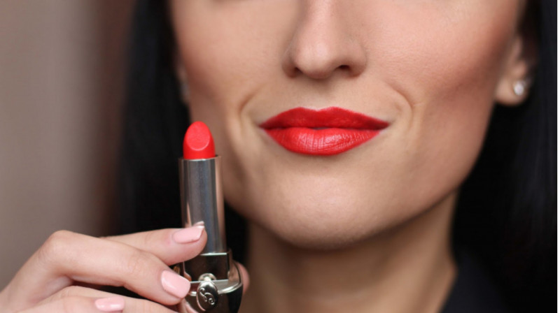 В Казахстане введут кодекс чести для полицейских, в котором будут даже правила макияжа