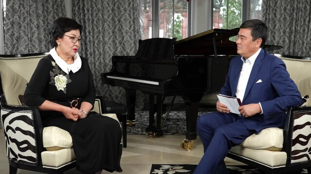 Политики развязывают войны, а раны залечивают люди искусства - Жания Аубакирова