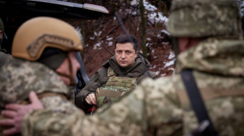 Зеленский заявил о военных преступлениях российских солдат в Херсоне