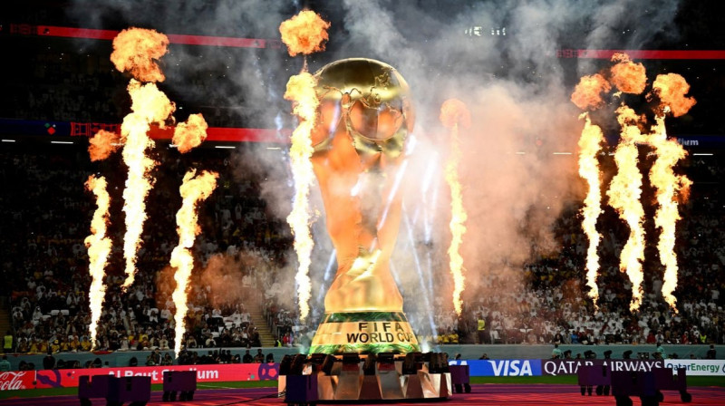 Самый скандальный и дорогой: как начался самый необычный чемпионат мира по футболу