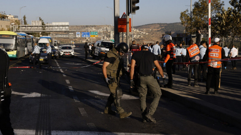 В Израиле неизвестные взорвали сразу две автобусные остановки