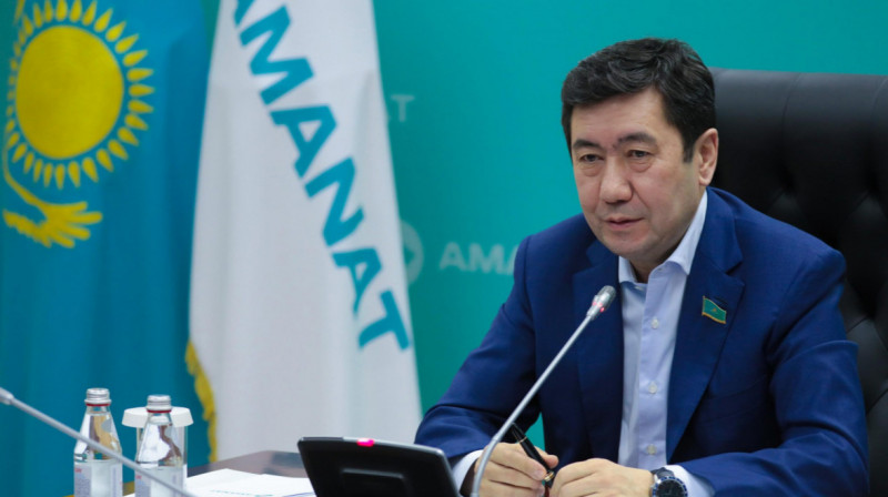 Народная коалиция партий Казахстана все еще работает, несмотря на скорые выборы в парламент