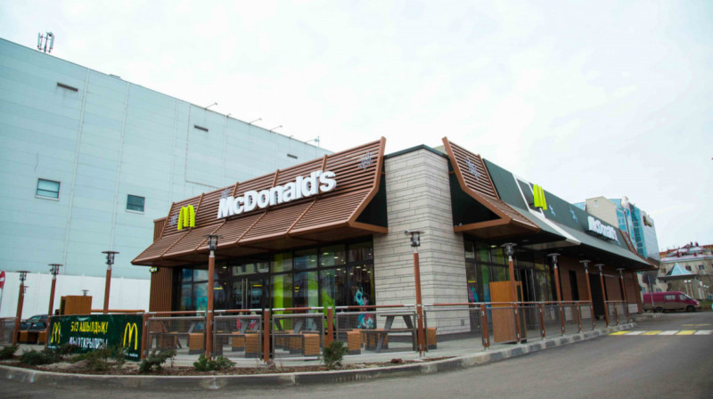 В Казахстане правительство помогает снова открыть McDonald's