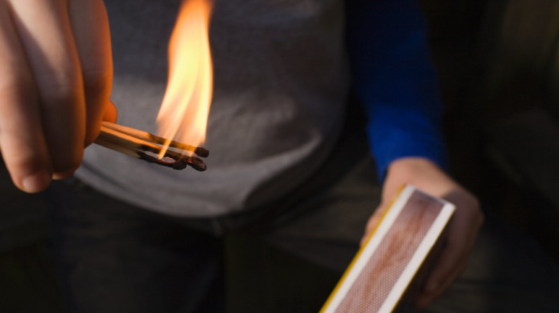 В Павлодаре мужчина хотел сжечь заживо жену, но погиб сам