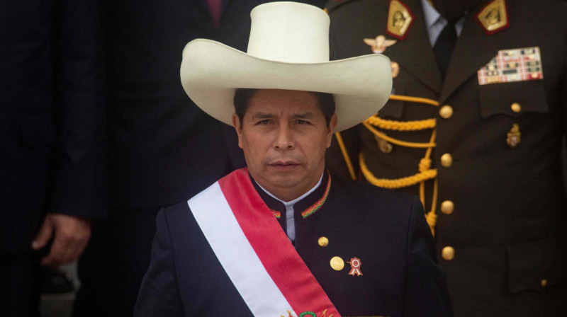 Президент Перу пытался выгнать Парламент, но получилось наоборот