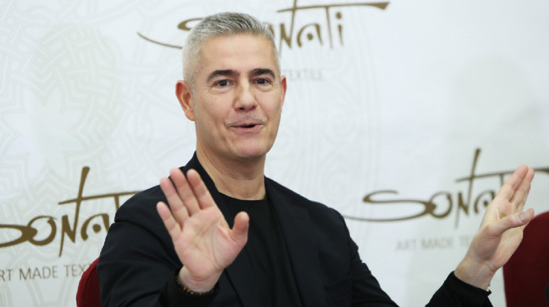 Это позор: итальянский певец приехал в Бишкек, но отказался выступать из-за организаторов