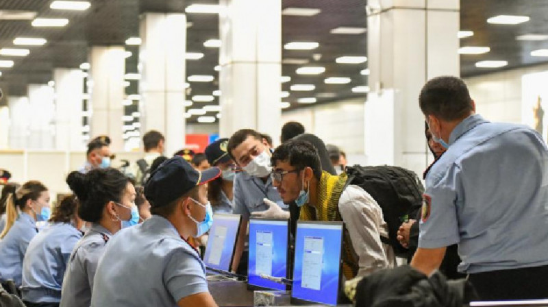 Кандасы получат 100 спецвиз для развития бизнеса в Казахстане