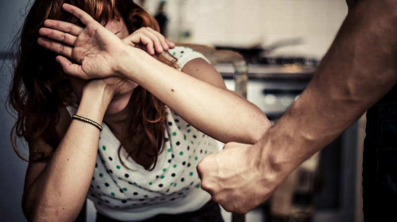В Казахстане предлагают проводить психокоррекцию домашним насильникам
