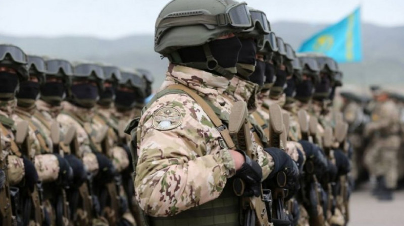 В Казахстане могут на два года призвать офицеров запаса, не прошедших воинскую службу