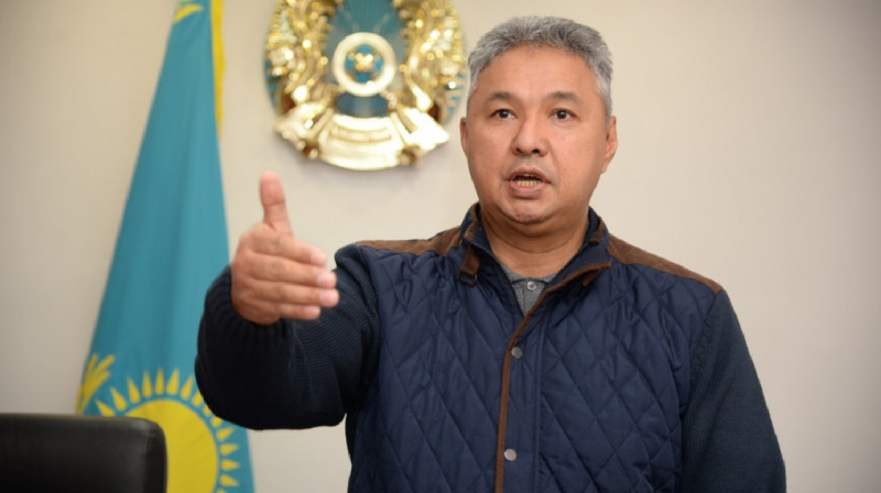 Азат Перуашев высказался в защиту журналиста Козачкова