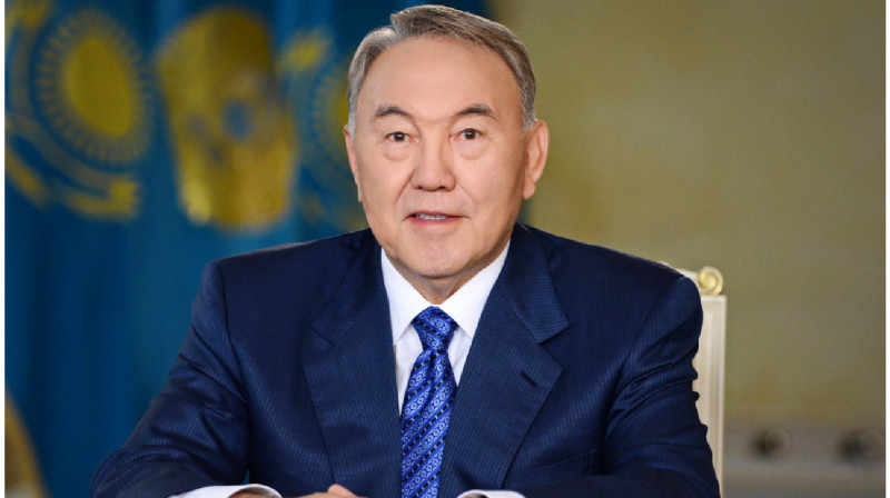 Депутаты обещали убрать Елбасы из Конституции до конца года, но все еще не сделали этого