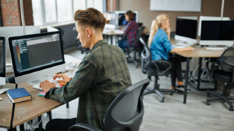 Сколько IT-специалистов уехало из России после начала войны с Украиной