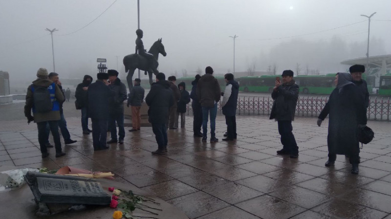 В Алматы проходит акция памяти жертв январских событий, жители жалуются на сбои с сетью