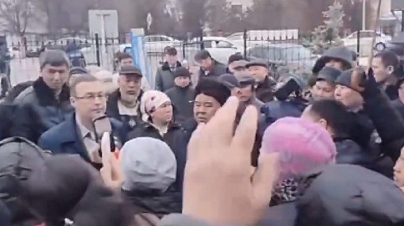 Односельчане Назарбаева протестуют против повышения тарифов на газ