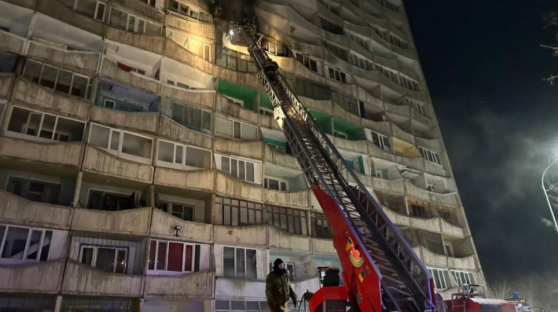 Взрыва не было: МЧС сообщили подробности пожара в Караганде