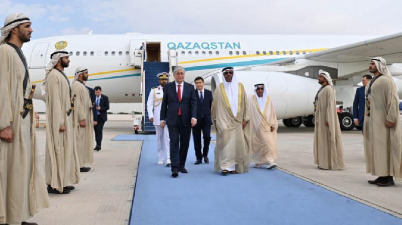 Токаев прибыл в ОАЭ