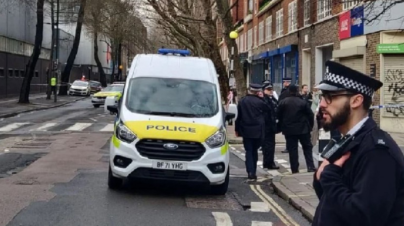 Возле церкви в центре Лондона произошла стрельба. Среди пострадавших - дети