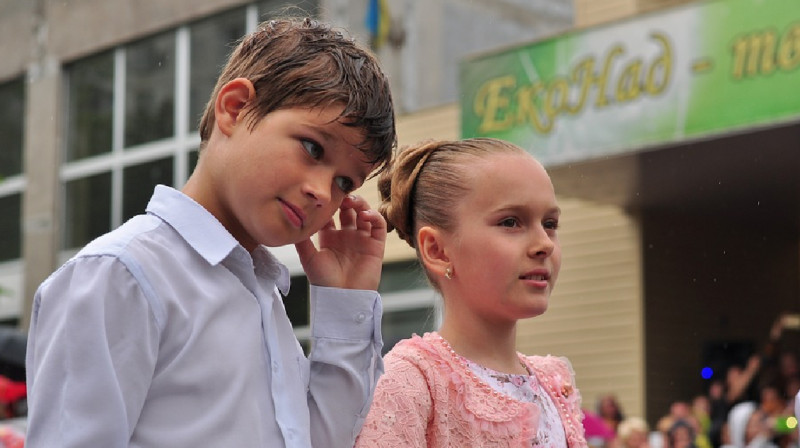 Депутат потребовал перенести последний звонок в школах