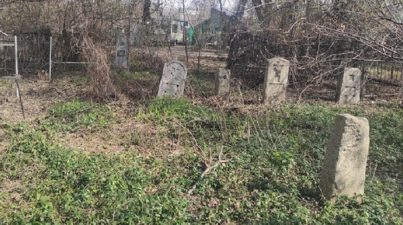 В Алматы закроют сразу 30 кладбищ