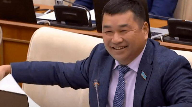 Без России Казахстан долго не просуществует - Абильдаев