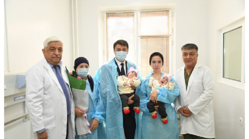 Узбекские врачи впервые успешно разделили сиамских близнецов