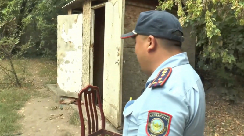 Мать, выбросившую младенца в туалет, осудили в Алматы