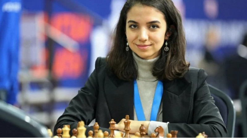 Снявшая в Алматы хиджаб иранская шахматистка впервые объяснила свой нашумевший поступок