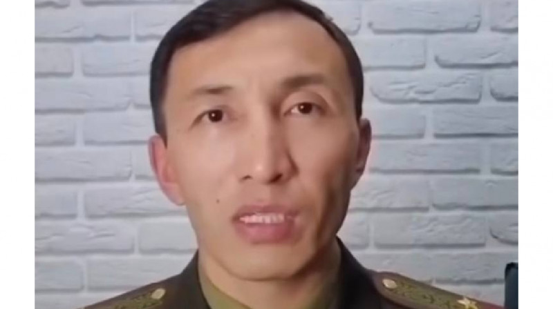 Вам не стыдно? - казахстанский пожарный раскритиковал руководство МЧС (видео)
