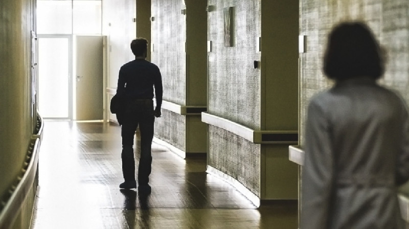 Зашили рты в знак протеста: пациенты больницы в Актау объявили голодовку