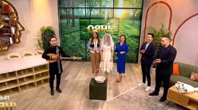 Екінші рет үйленген Илья Ильиннің әйелінің беташары эфирде өтті