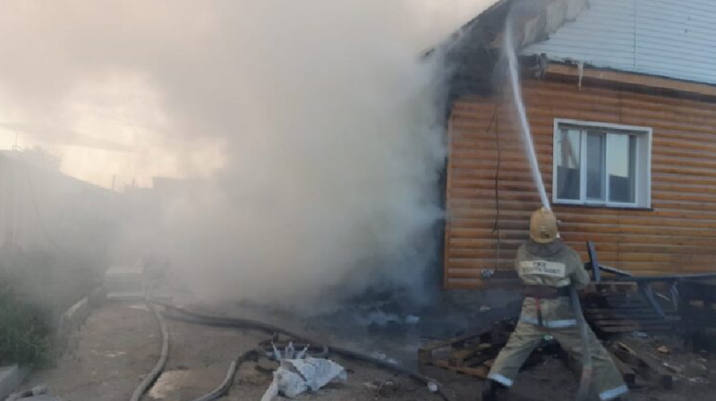 Қостанай облысындағы өрттен ана мен бала қайтыс болды