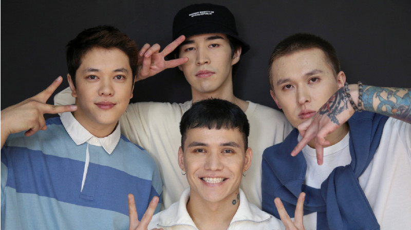 Американский учитель выучил казахский по песням группы Ninety one