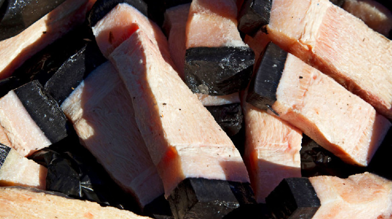 Автоматы по продаже китового мяса установили в Японии