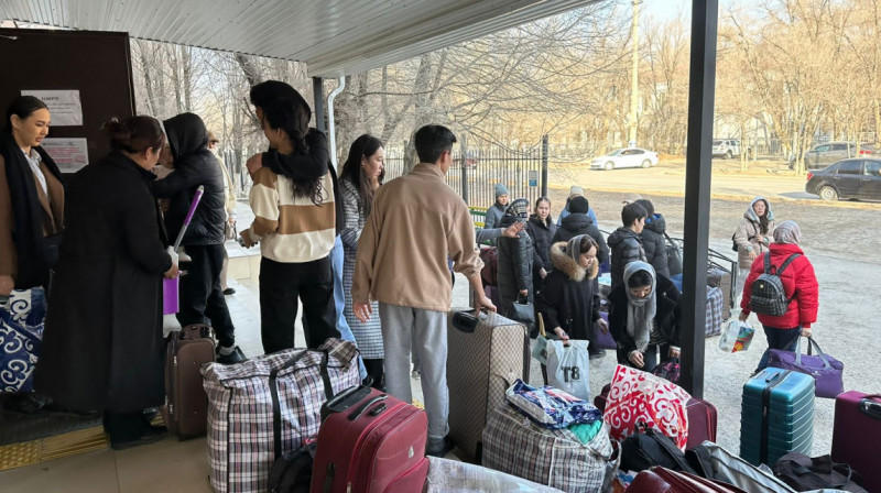500 студентов эвакуировали из общежития в Атырау