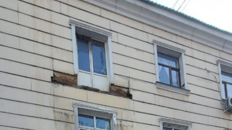 В Шымкенте рухнул балкон