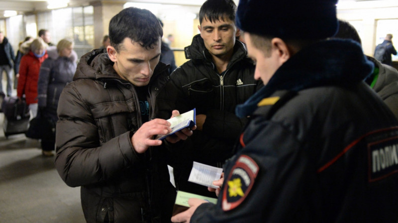 В Москве стали еще более придирчиво относиться к мигрантам