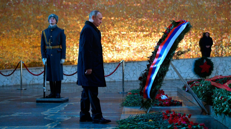 Полная отрешенность от реального мира и слепая вера в свою правоту - речь Путина в Волгограде