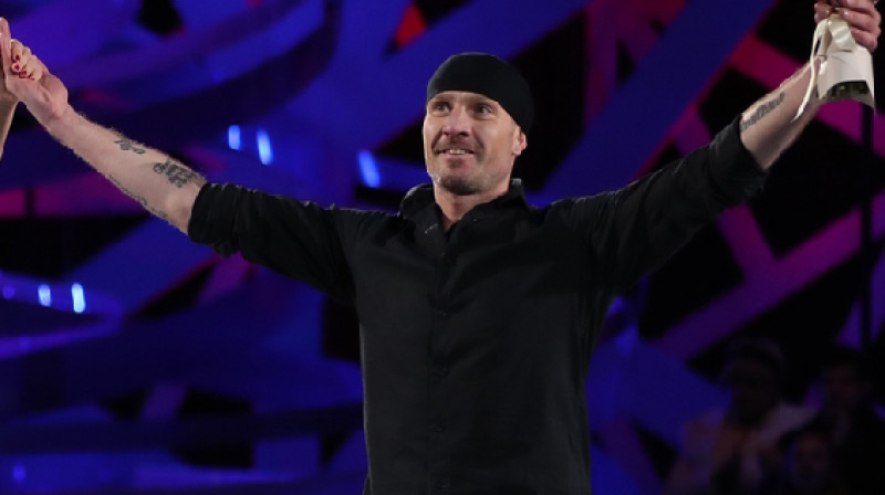 Олимпийскому чемпиону Роману Костомарову могут ампутировать ногу