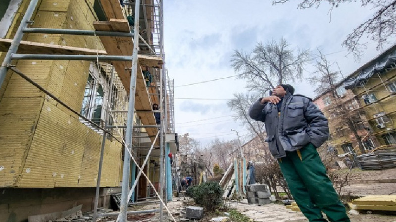 После аномальных холодов в Узбекистане начали утеплять жилые дома