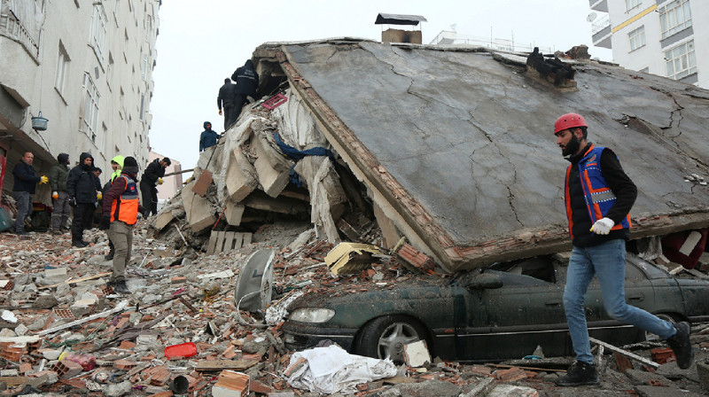 Землетрясение в Турции: число жертв превысило 12 тысяч человек